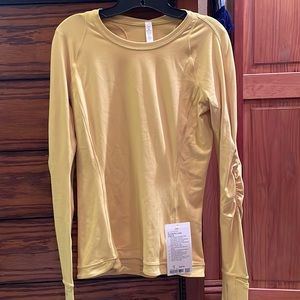 Lululemon runderful long sleeve- new with tags